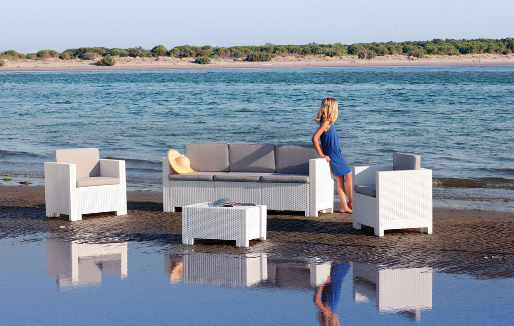 Brattan outdoor waterproof furniture and easy to maintain