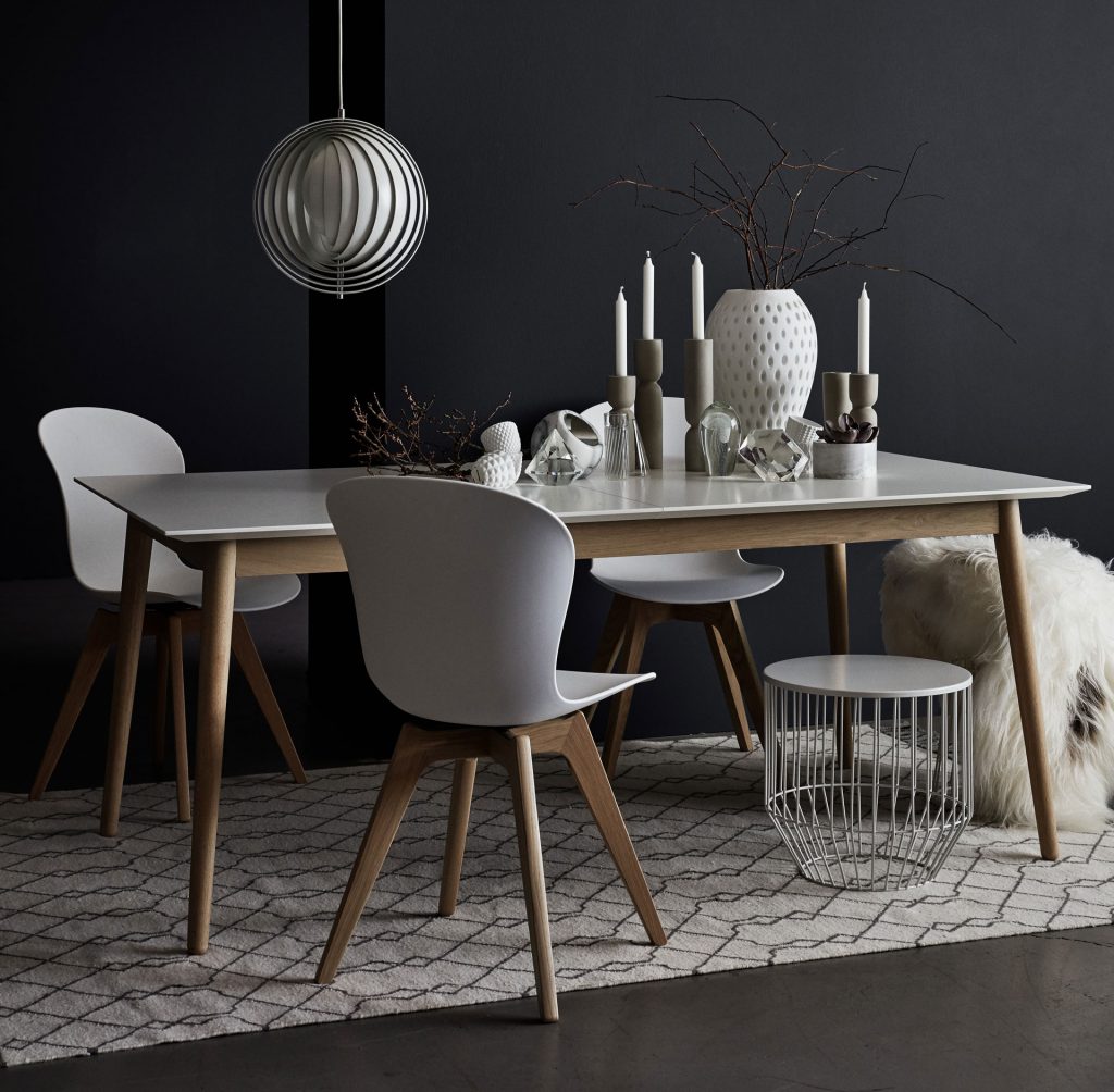 Milano dining table by BoConcept