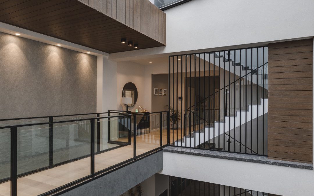 Ceiling & wall cladding, parquet flooring – Courtyard House